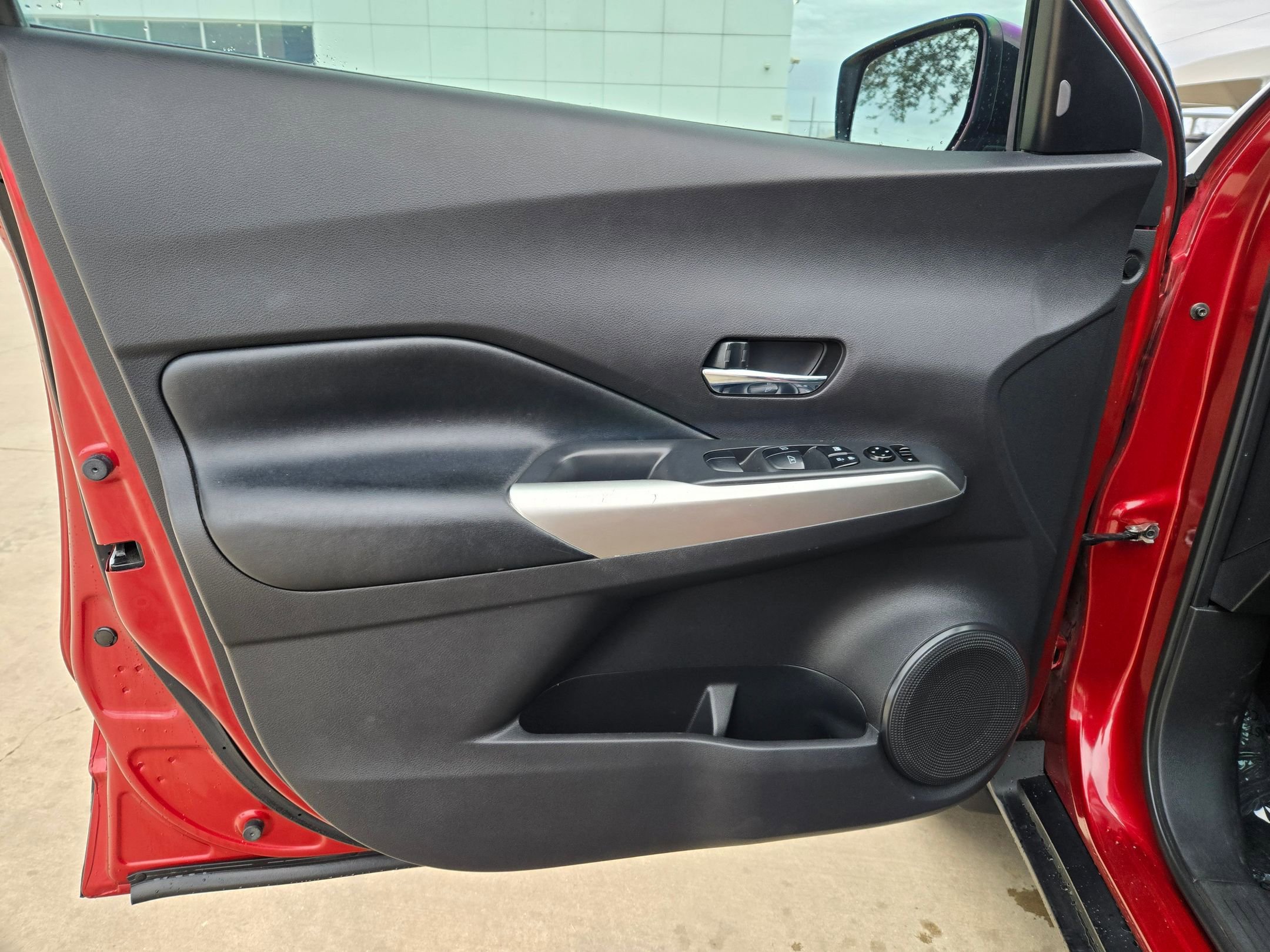 Used 2020 Nissan Kicks SR w/ SR Premium Package image 11