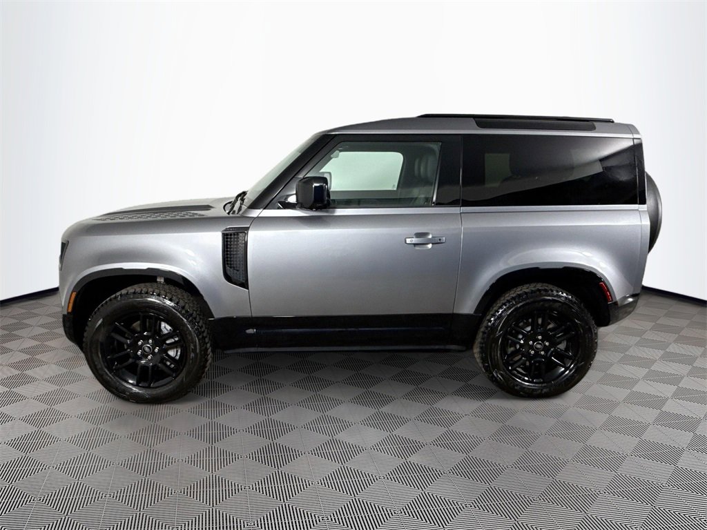 Used 2022 Land Rover Defender 90 X-Dynamic S image 5