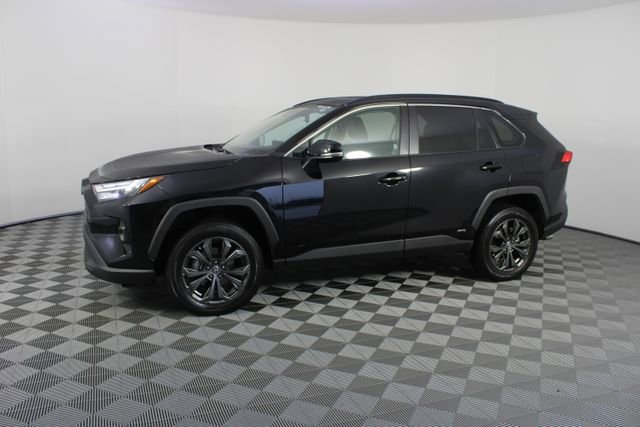 Used 2023 Toyota RAV4 XLE Premium image 2