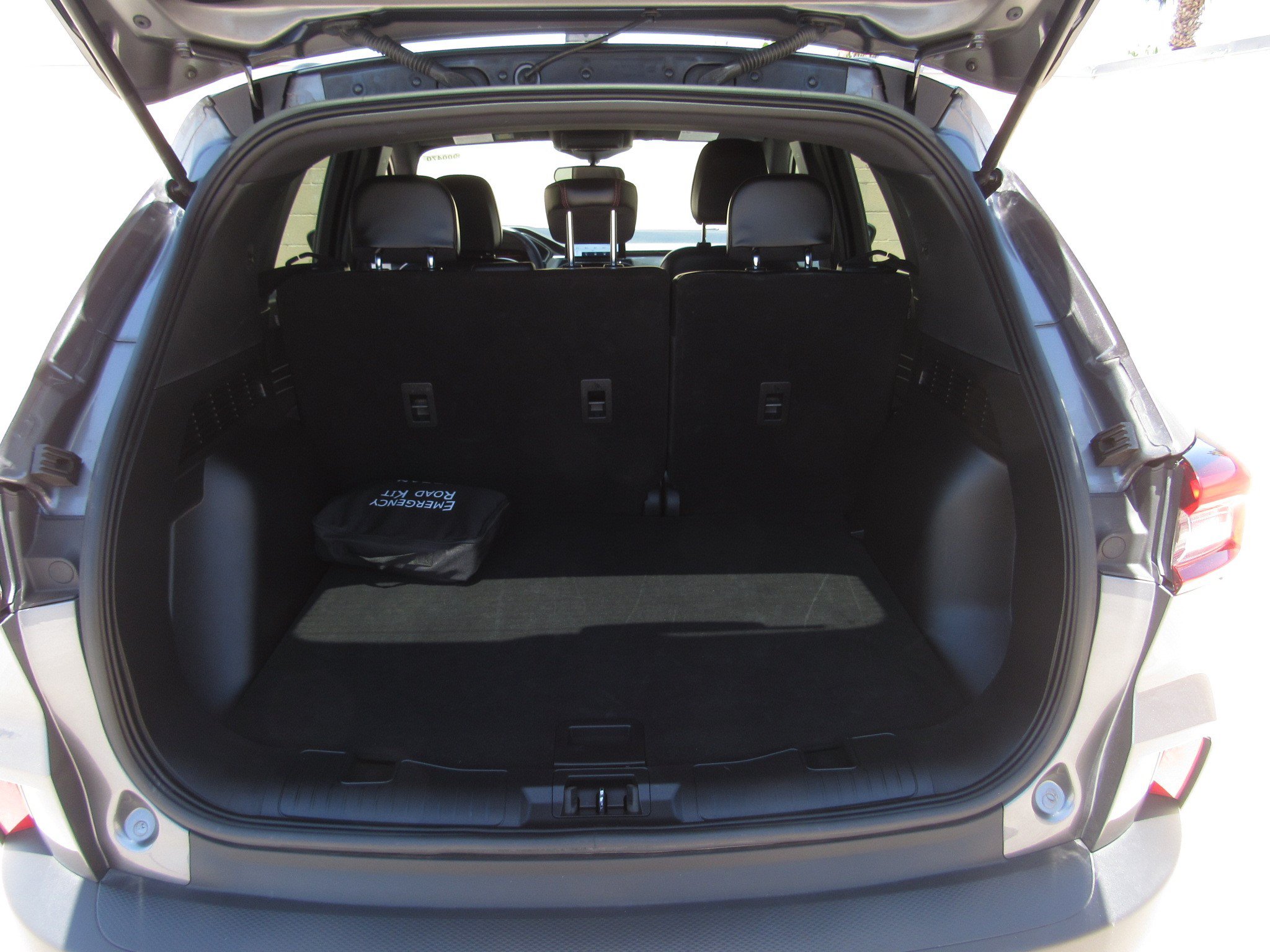 Used 2025 Ford Escape ST-Line FWD image 12