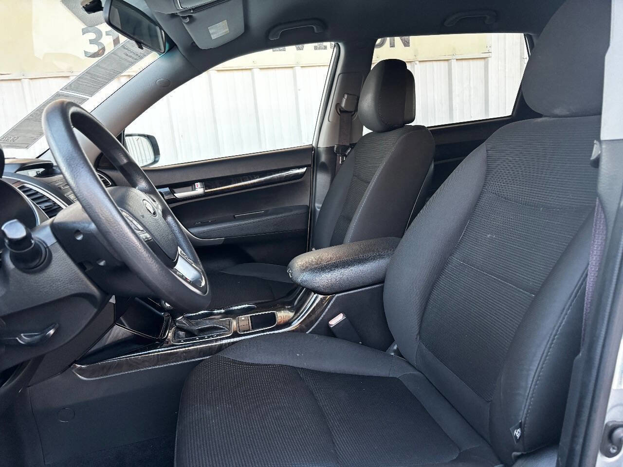Used 2015 Kia Sorento LX image 14