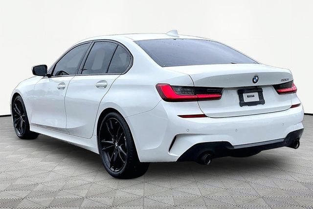 Used 2021 BMW 330i Sedan w/ M Sport Package RWD image 4