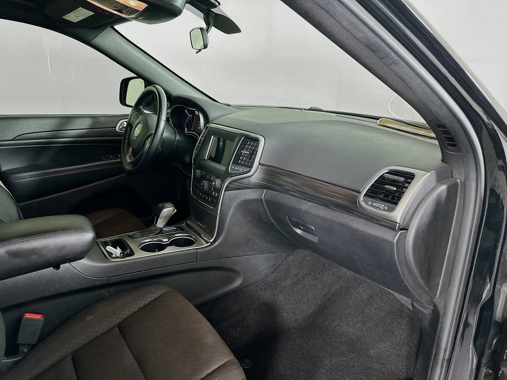 Certified 2021 Jeep Grand Cherokee Laredo w/ Security & Convenience Group AWD/4WD image 37