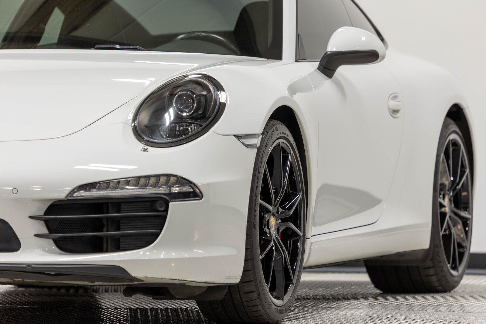 Used 2013 Porsche 911 Carrera RWD image 9