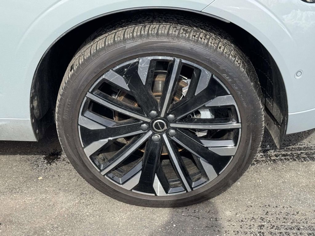 Certified 2026 Volvo XC60 B5 Ultra w/ Protection Package Premier image 6