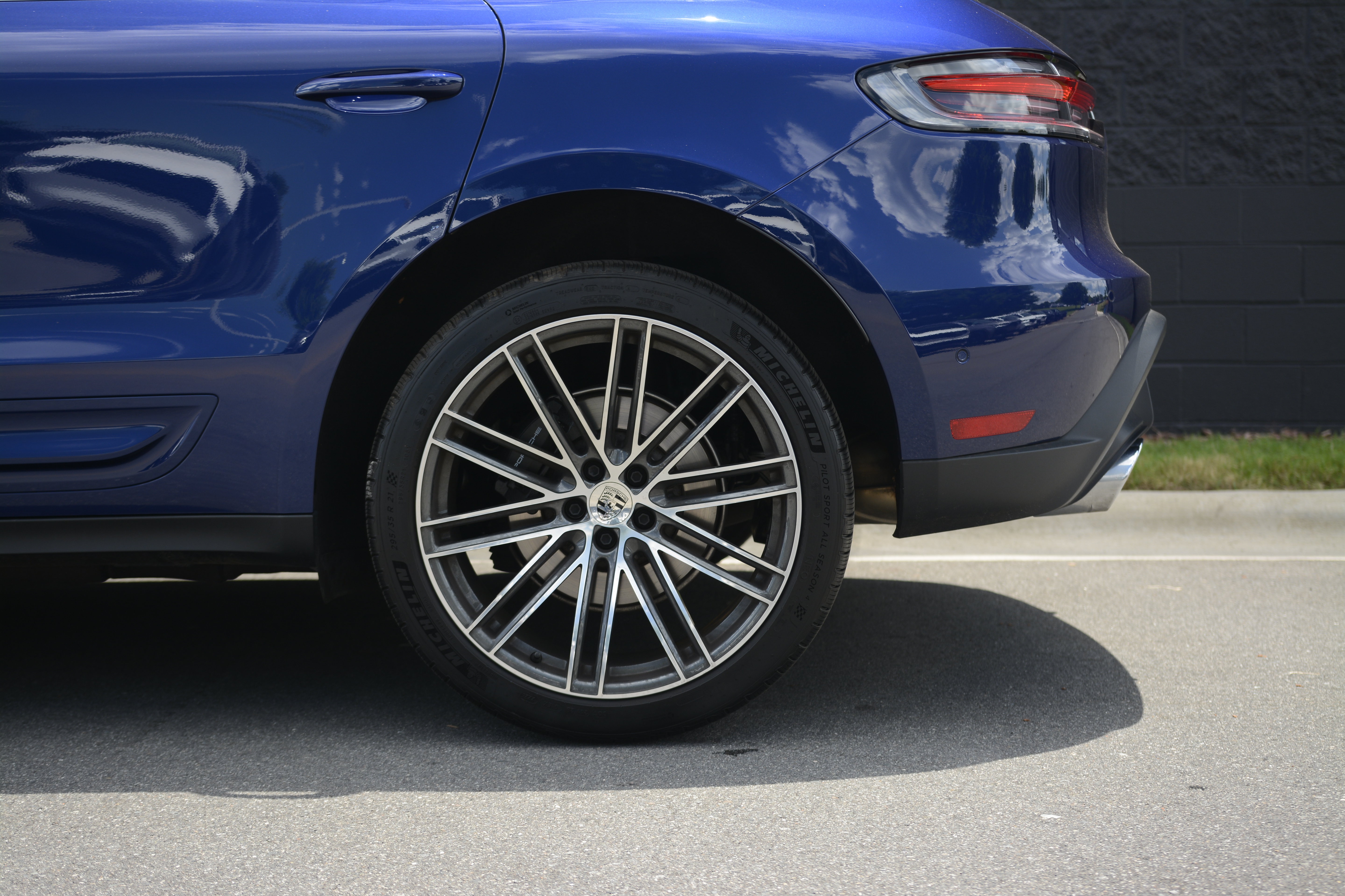 Certified 2026 Porsche Macan AWD/4WD image 40