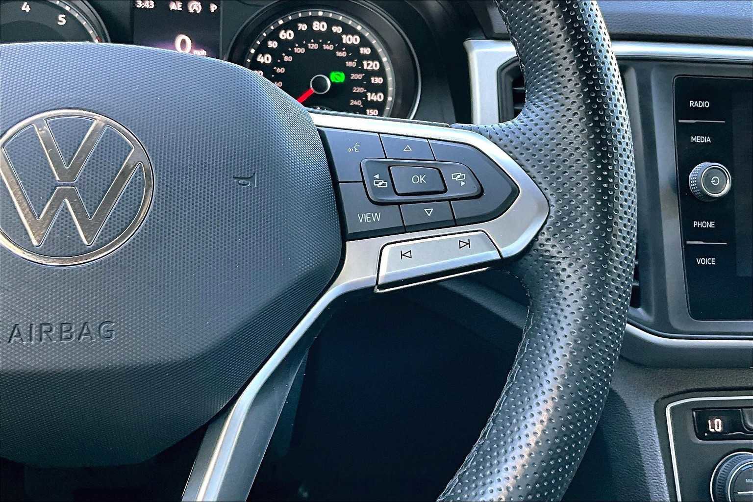 Used 2021 Volkswagen Atlas SE w/ Panoramic Sunroof Package image 22