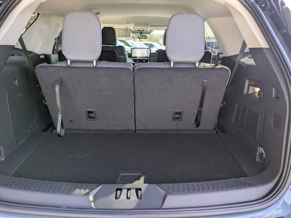 New 2026 Ford Explorer Active w/ Active Comfort Package image 13