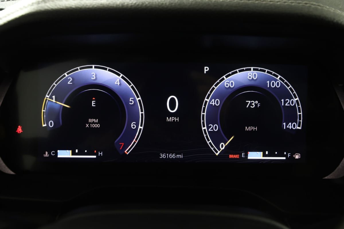 Used 2023 Jeep Grand Cherokee Limited w/ Luxury Tech Group II AWD/4WD image 18