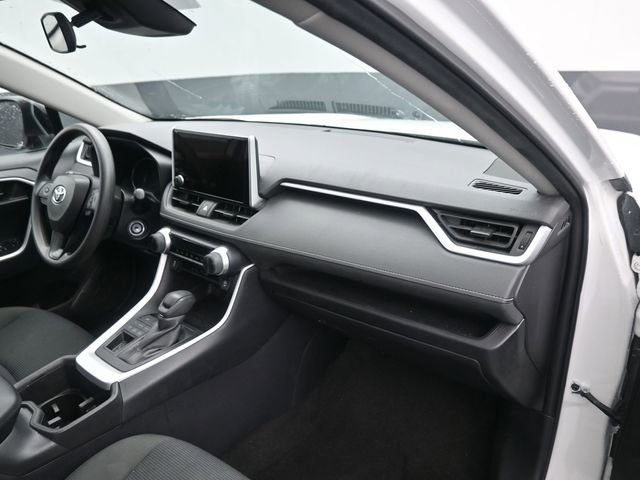 Used 2024 Toyota RAV4 LE image 9