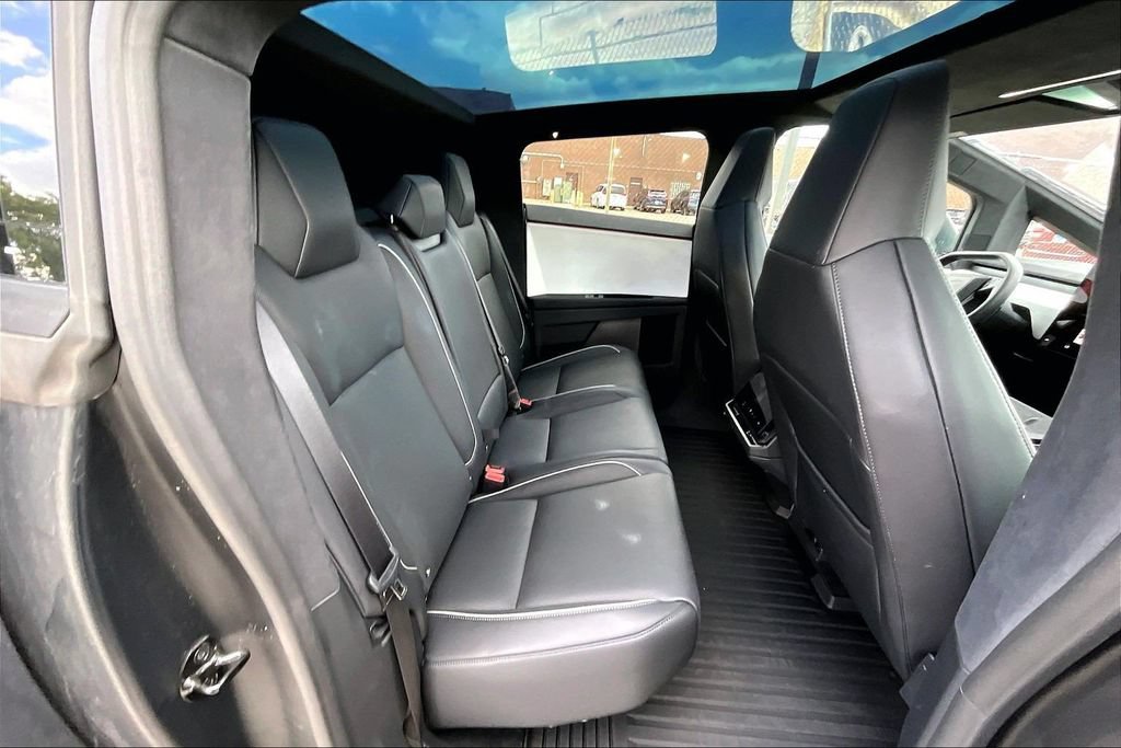 Used 2024 Tesla Cybertruck Cyberbeast AWD/4WD image 27