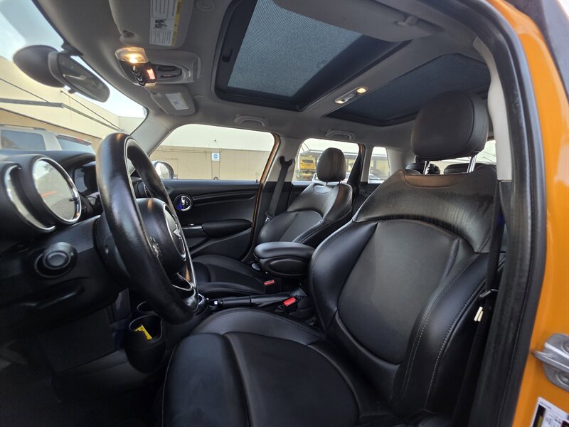 Used 2016 MINI Cooper 4-Door Hardtop image 16
