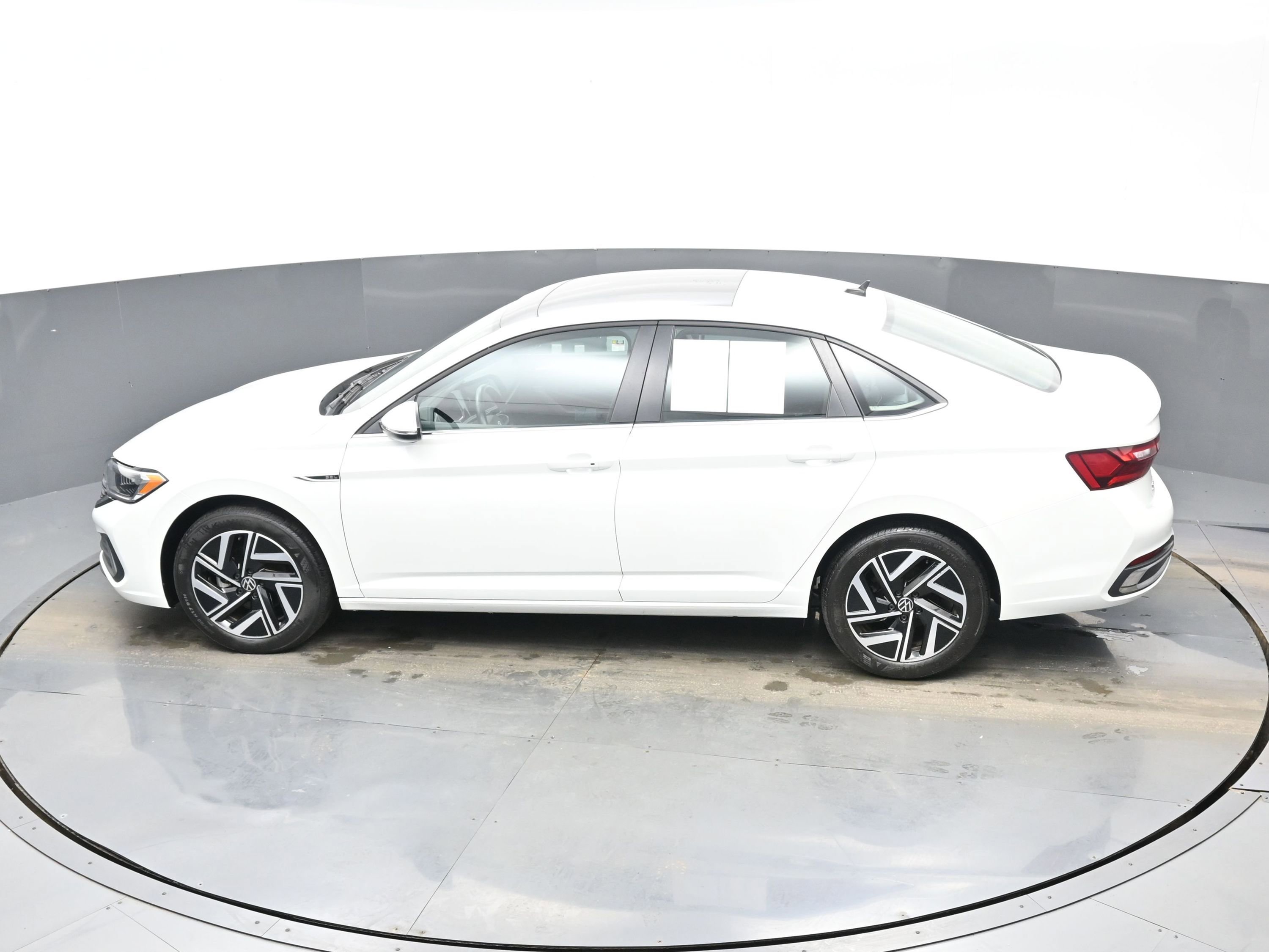 Used 2022 Volkswagen Jetta SEL image 45