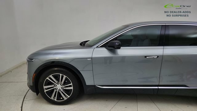 Used 2024 Cadillac Lyriq Luxury AWD/4WD image 4