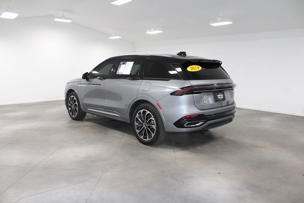 Used 2024 Lincoln Nautilus Reserve image 7