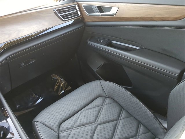 Certified 2024 Volkswagen Atlas SE image 16