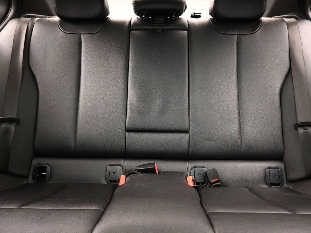 Used 2018 BMW 330e image 28