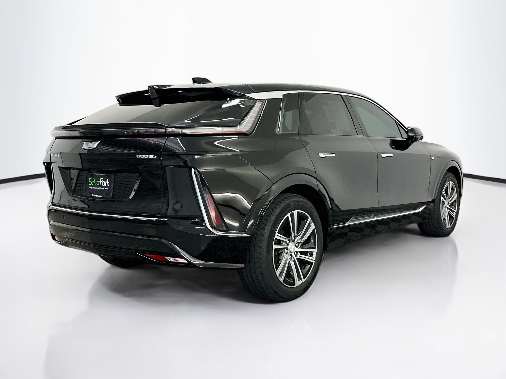 Used 2024 Cadillac Lyriq Luxury w/ LPO, Floor Liner Package AWD/4WD image 9