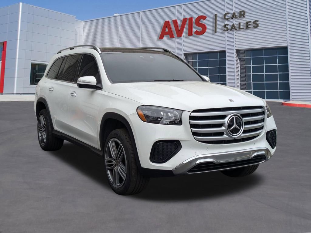 Used 2025 Mercedes-Benz GLS 450 4MATIC image 3