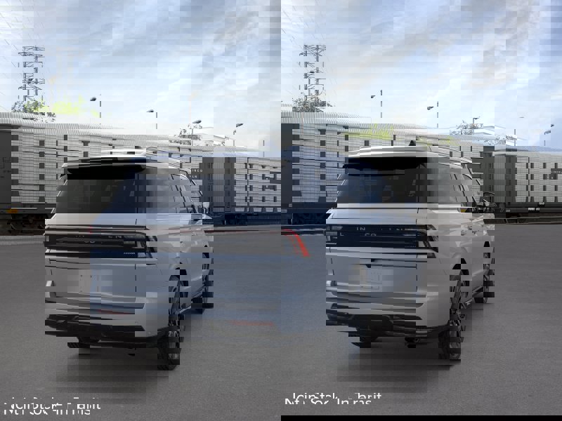 New 2026 Lincoln Navigator L Reserve AWD/4WD image 21