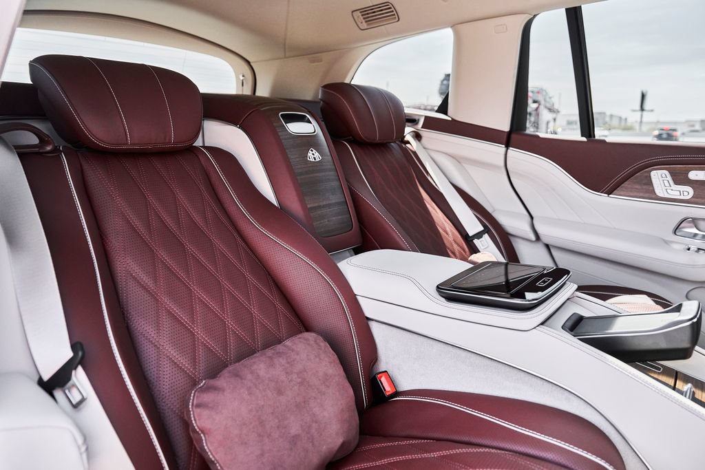 Used 2026 Mercedes-Benz Maybach GLS 600 4MATIC image 42