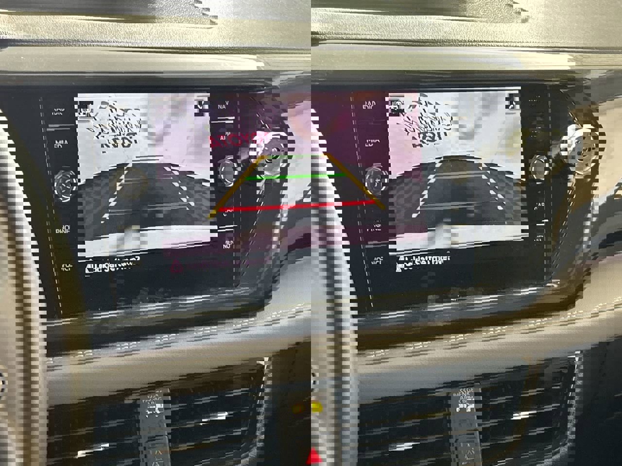 Used 2022 Volkswagen Taos SEL image 18