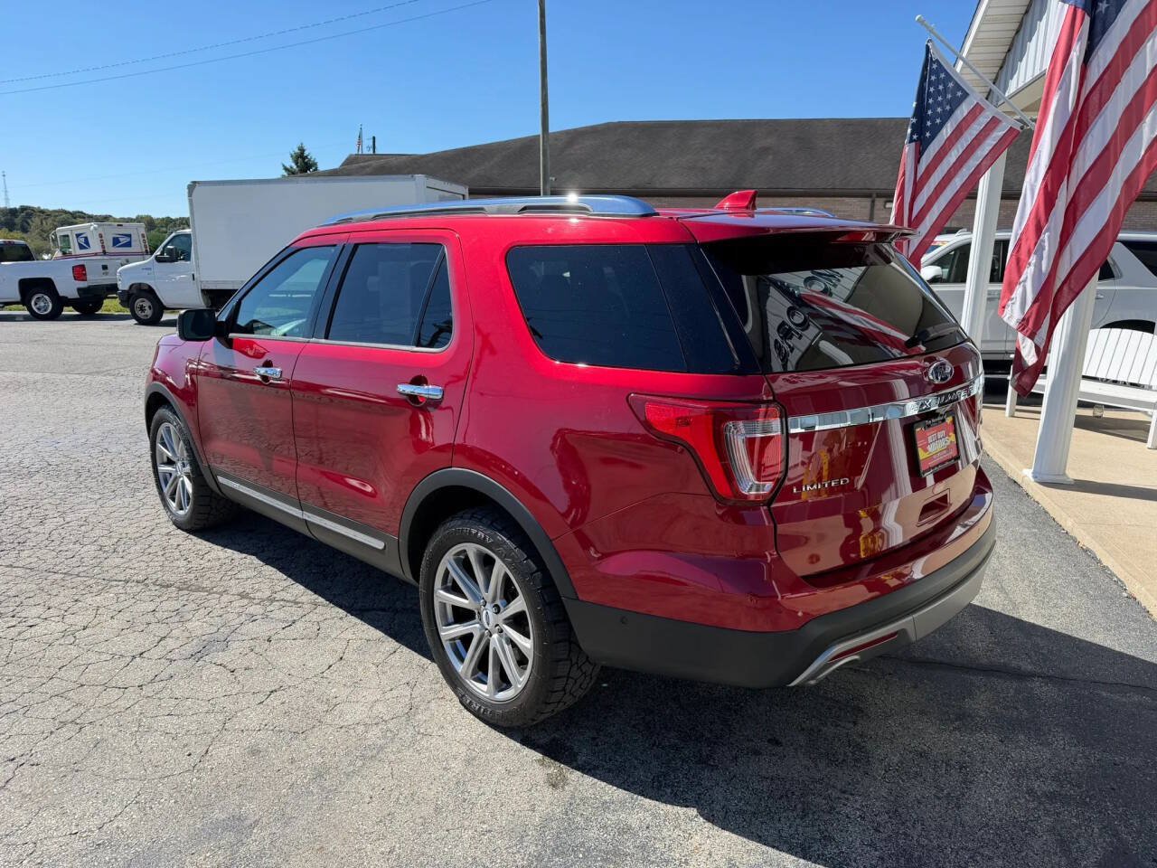 Used 2017 Ford Explorer Limited w/ Equipment Group 301A AWD/4WD image 3