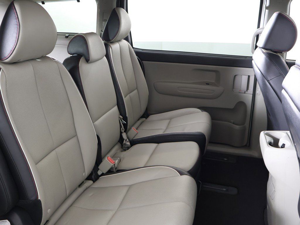 Used 2019 Kia Sedona EX image 31