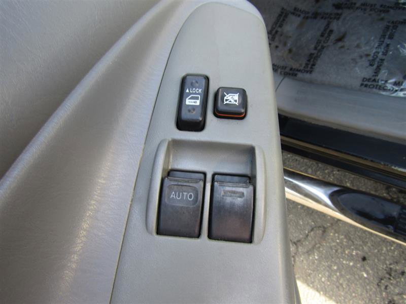 Used 2011 Toyota Tacoma 4x4 Access Cab V6 w/ TRD Sport Pkg image 10