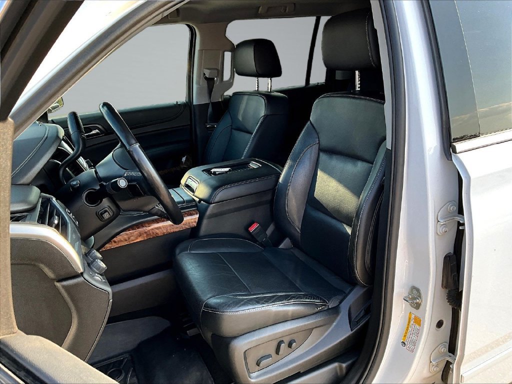 Used 2018 Chevrolet Suburban Premier AWD/4WD image 23