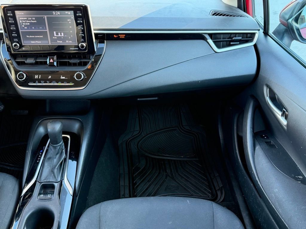 Used 2021 Toyota Corolla LE image 11
