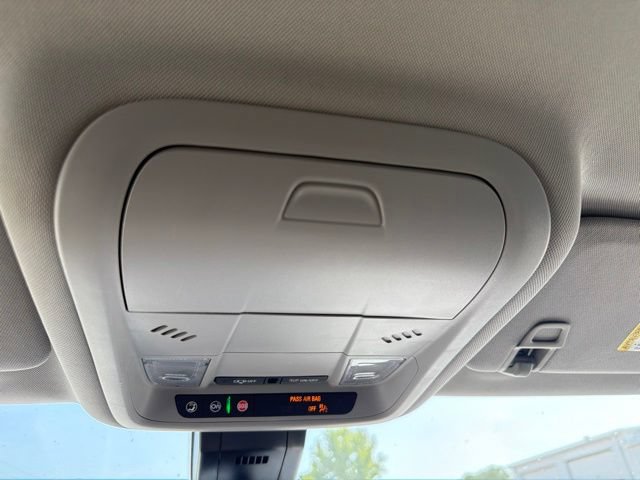 Used 2024 GMC Terrain SLE FWD image 18