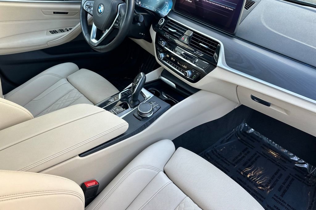 Used 2023 BMW 530e 530e iPerformance w/ Premium Package image 16