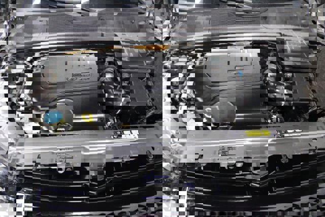 Used 2018 Land Rover Range Rover Evoque SE Premium image 25