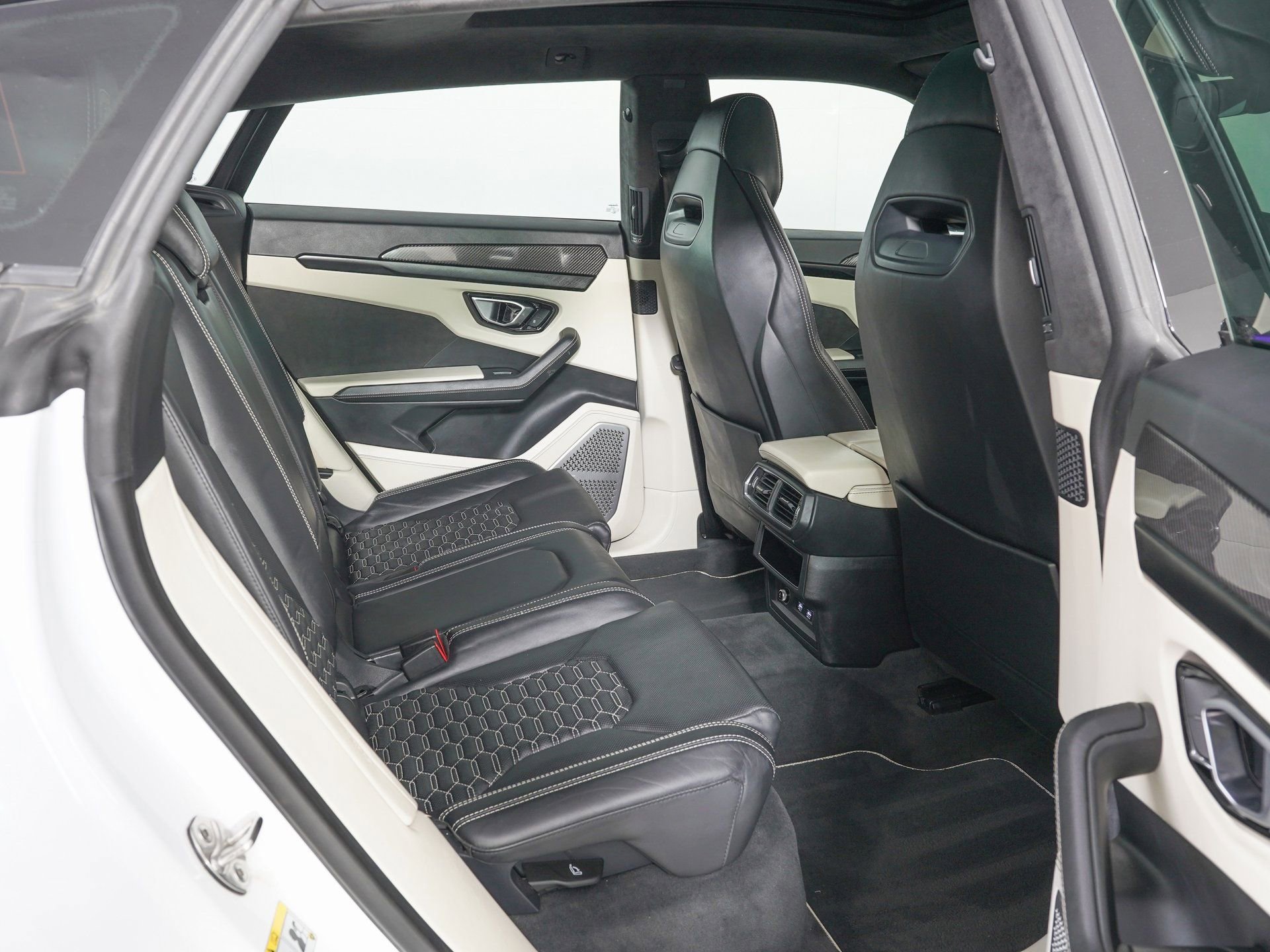 Used 2021 Lamborghini Urus image 10