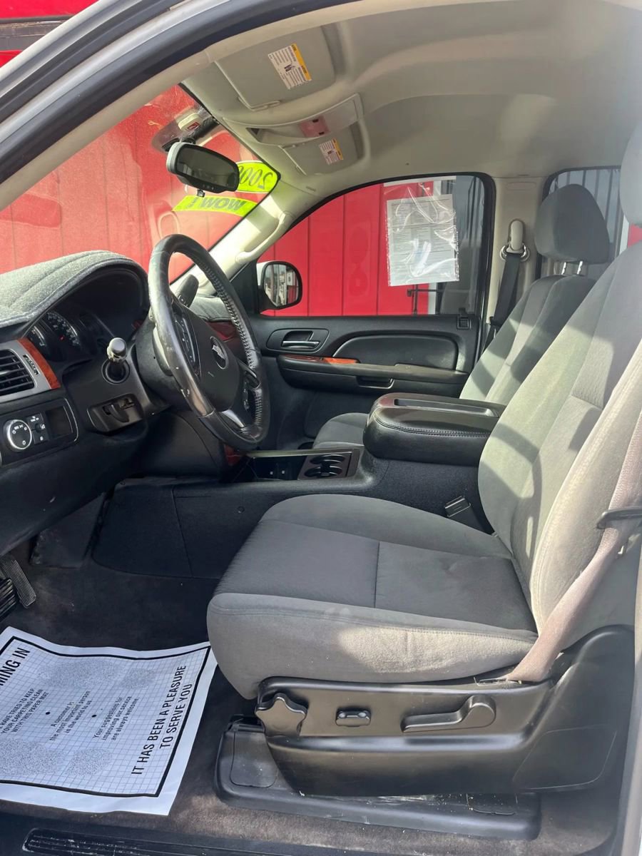 Used 2009 Chevrolet Avalanche LT RWD image 7