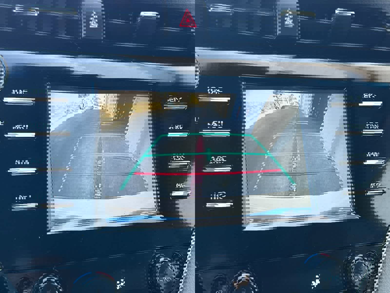 Used 2018 Toyota Camry LE image 19