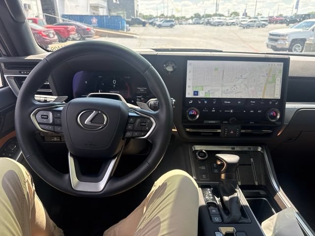 Used 2025 Lexus GX 550 AWD/4WD image 15
