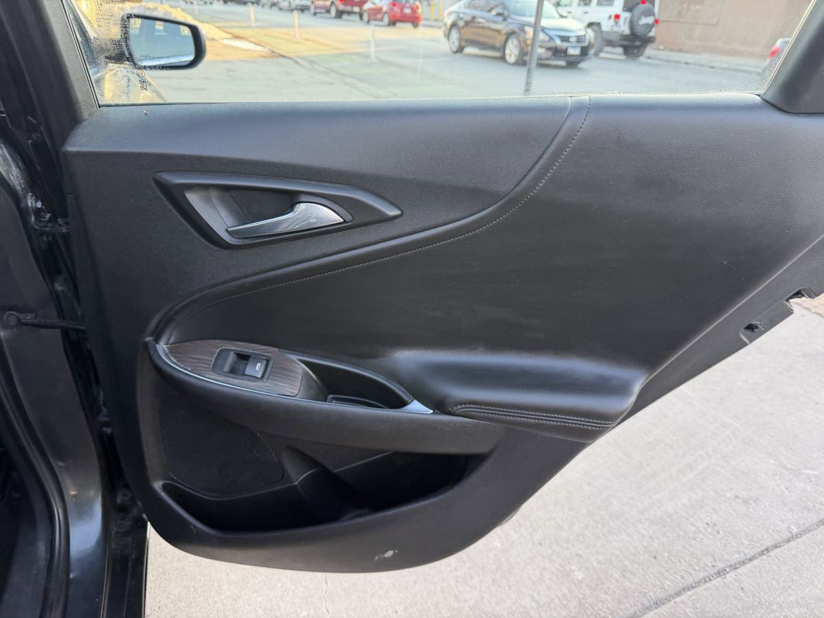 Used 2016 Chevrolet Malibu Premier image 23