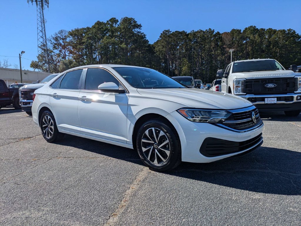 Used 2022 Volkswagen Jetta S FWD image 2