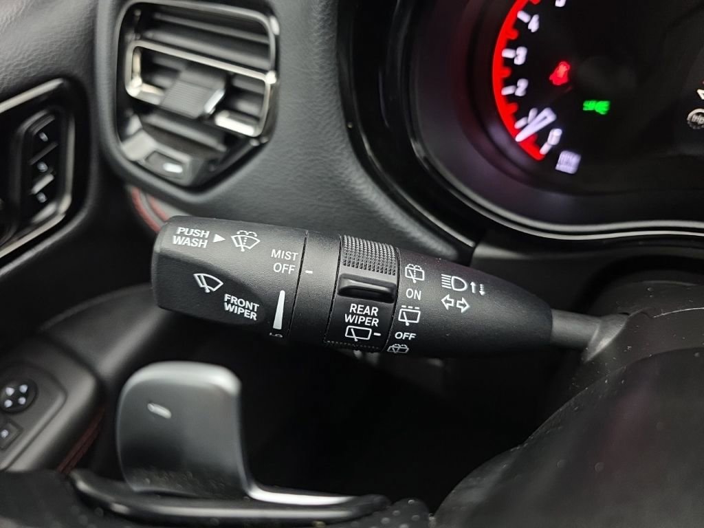 Used 2025 Dodge Durango R/T AWD/4WD image 28