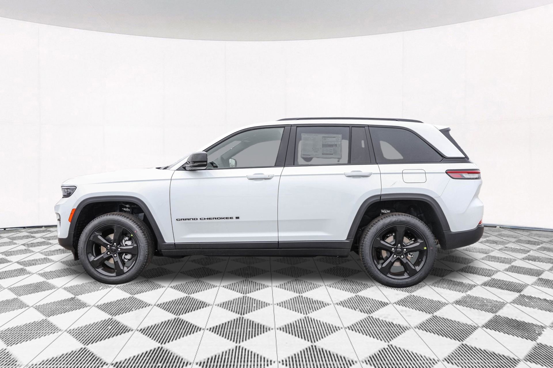 New 2025 Jeep Grand Cherokee Limited image 9