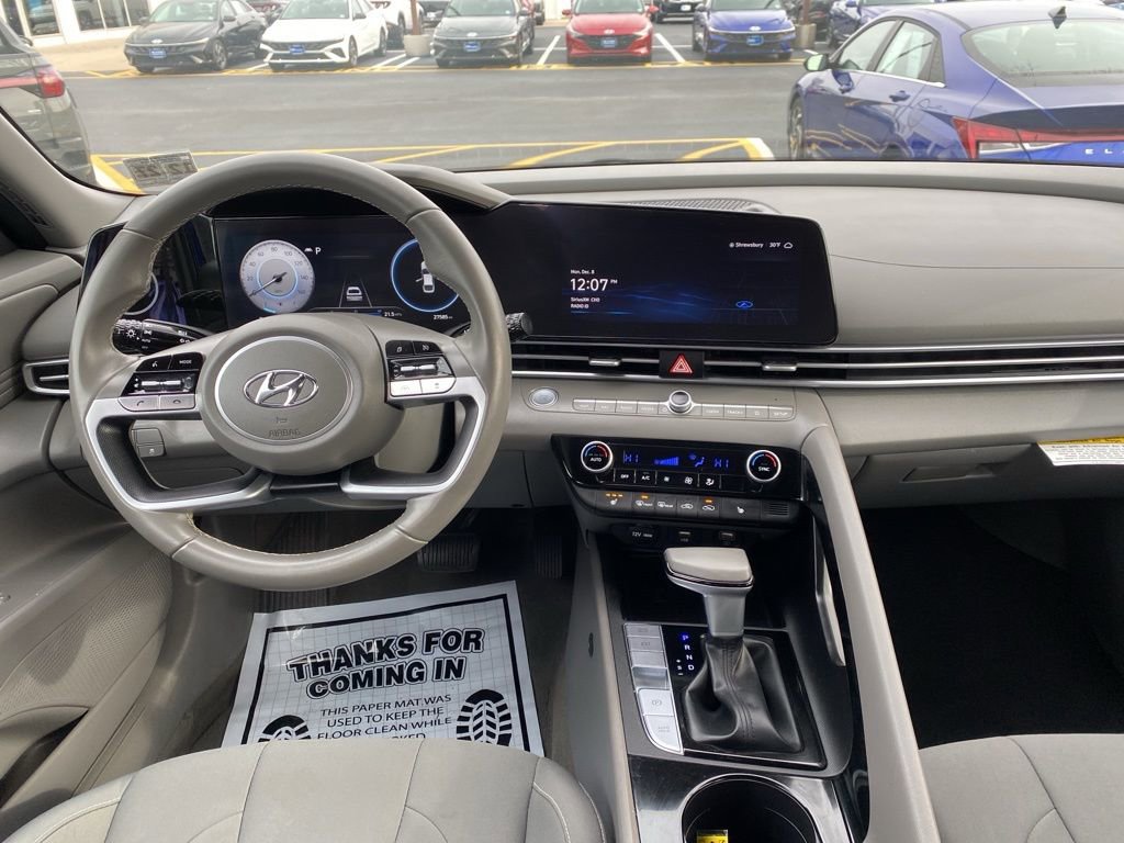 Certified 2023 Hyundai Elantra SEL w/ Convenience Package image 10