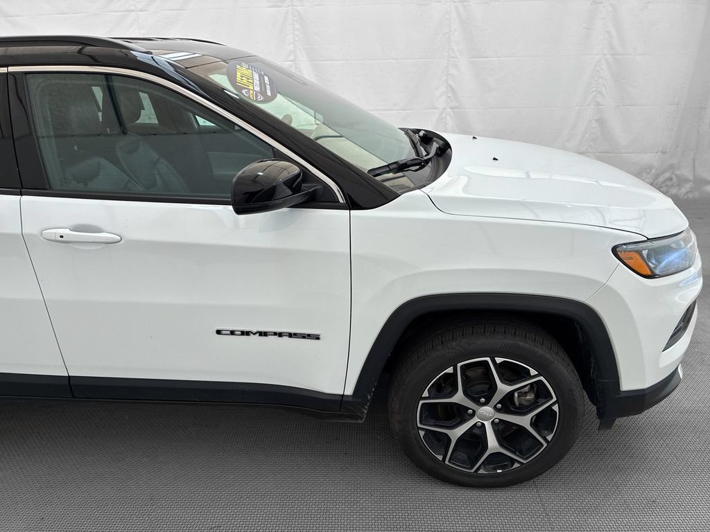 Used 2024 Jeep Compass Limited AWD/4WD image 9