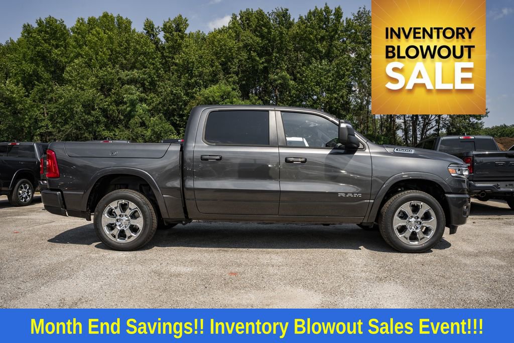 New 2026 RAM 1500 4x4 Crew Cab image 3