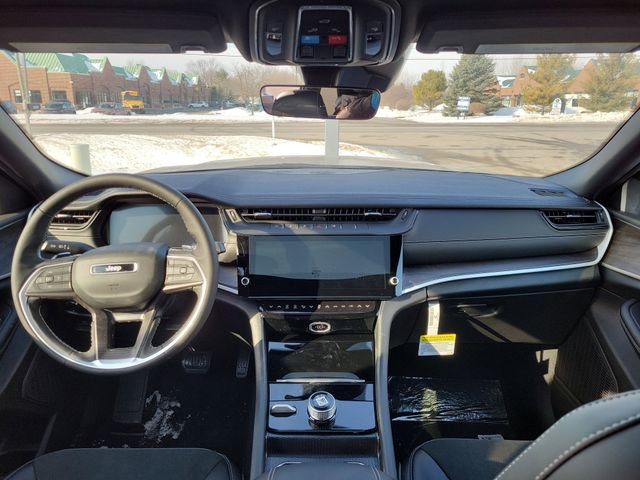 New 2026 Jeep Grand Cherokee Laredo image 13