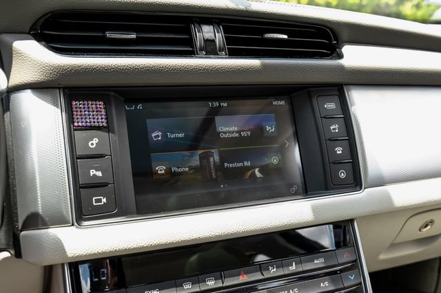 Used 2016 Jaguar XF Prestige RWD image 32