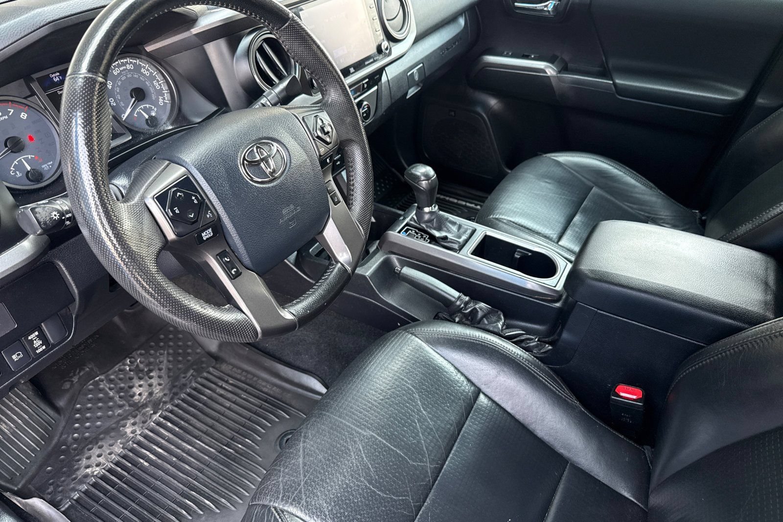 Used 2020 Toyota Tacoma TRD Off-Road w/ TRD Premium Off Road Package AWD/4WD image 9