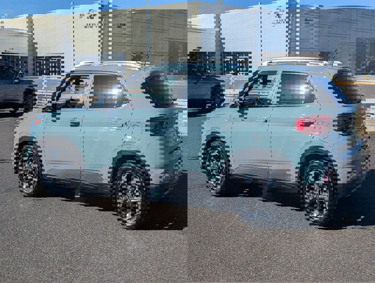 Used 2025 Hyundai Venue SEL image 4