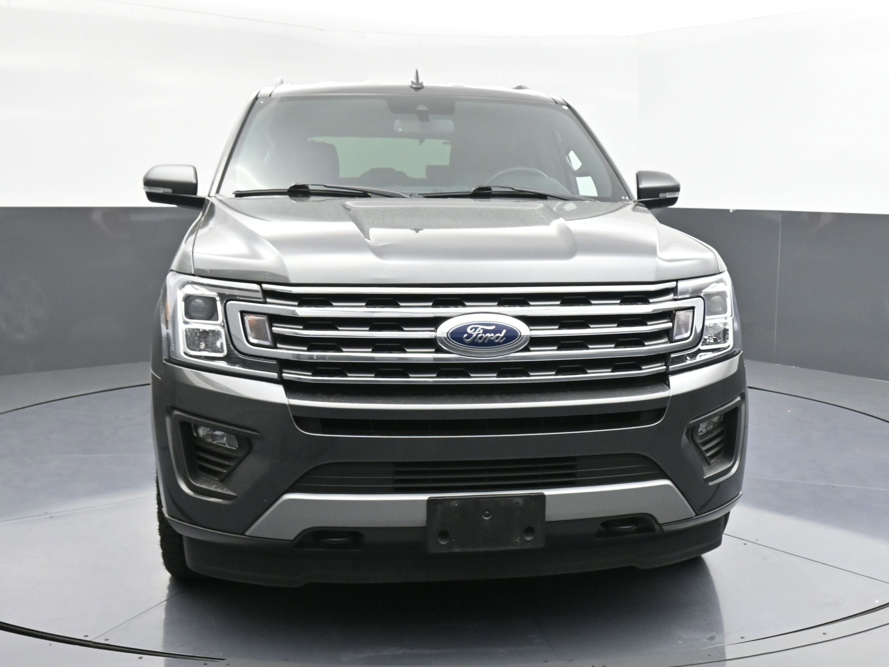 Used 2019 Ford Expedition XLT w/ Equipment Group 202A image 2